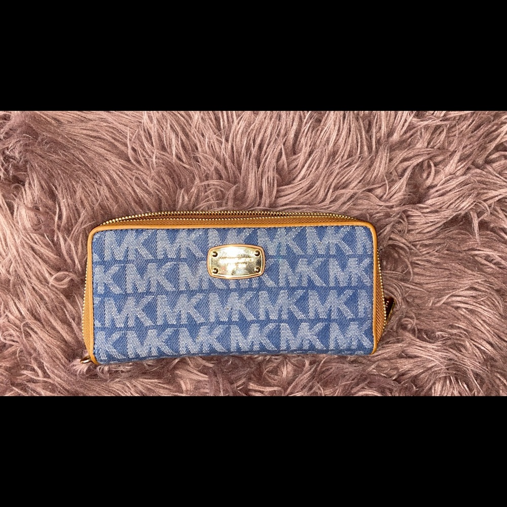 Michael Kors zip around wallet